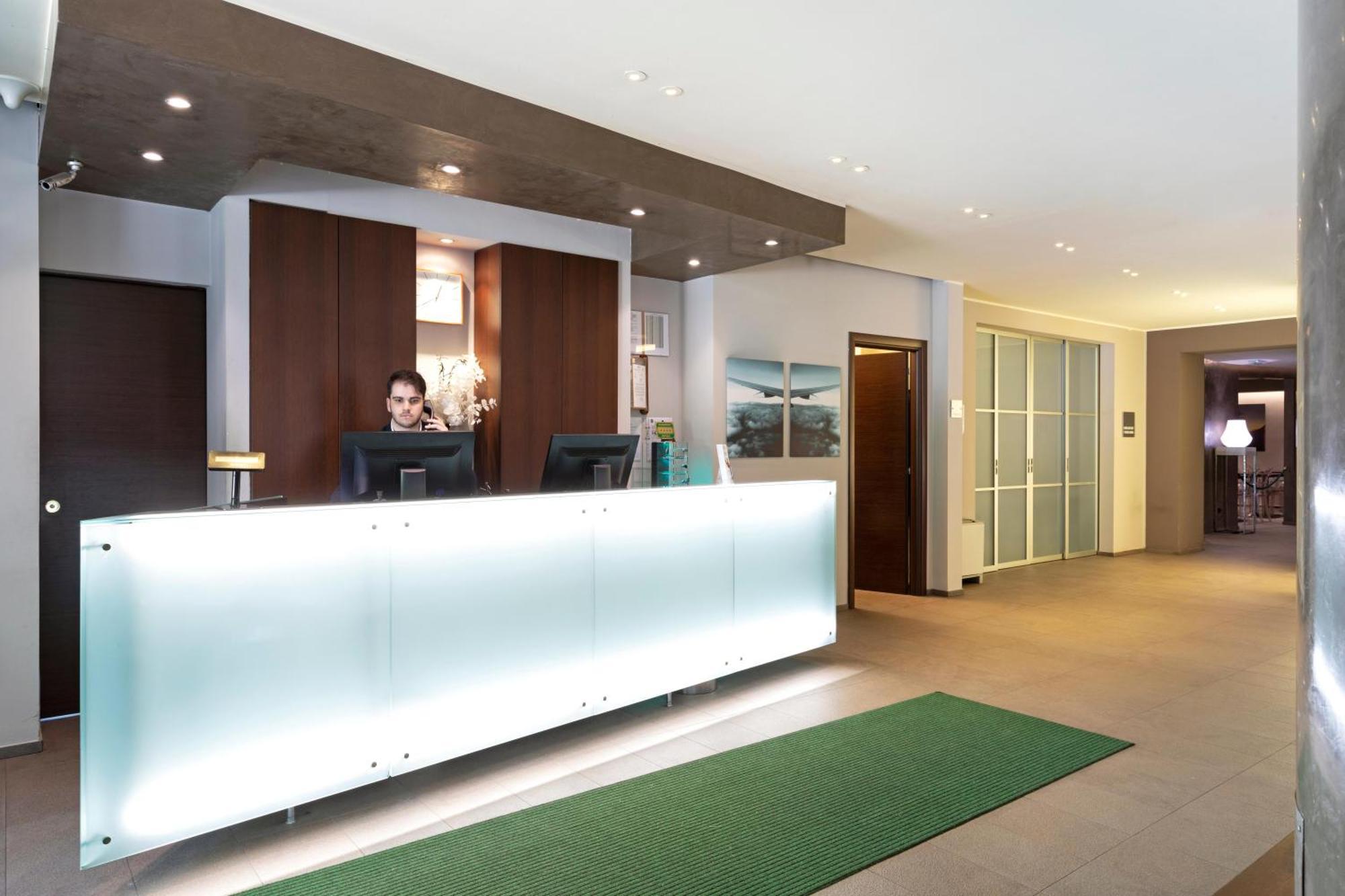 B&B Hotel Malpensa Lago Maggiore Vergiate Eksteriør billede